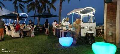 ห้องอาหาร ลูน่า ลาไนย์