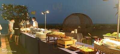 ห้องอาหาร ลูน่า ลาไนย์