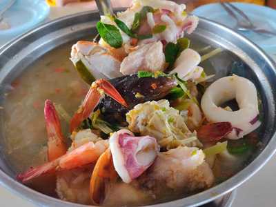 สวนอาหารครัวเคียงคลื่น