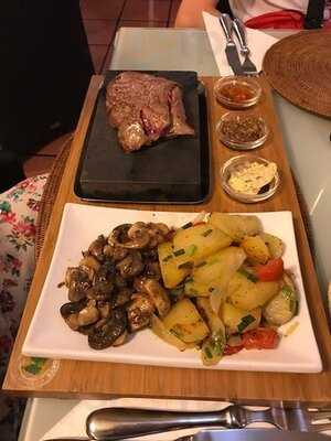 ลอดจ์ สเต็กเฮาส์