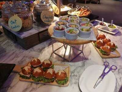 ซันดารา สปอร์ต เล้าจน์