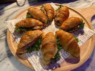 ซันดารา สปอร์ต เล้าจน์