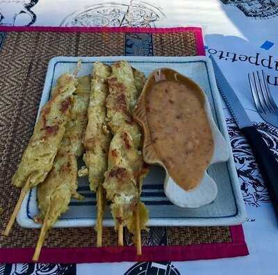 เดอะวิลเลจ บาร์ แอนด์ เรสเตอรองท์