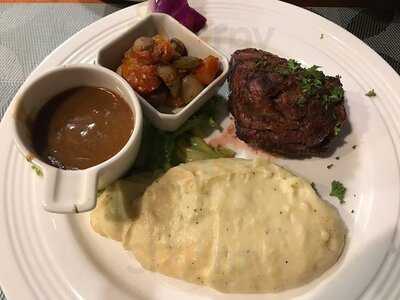 Didine Restaurant Cha-am