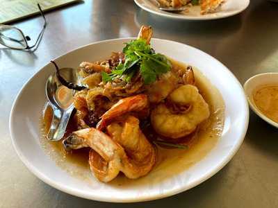 ชายเลซีฟู๊ด