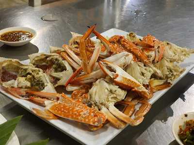 ชายเลซีฟู๊ด