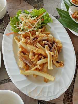 ชายเลซีฟู๊ด