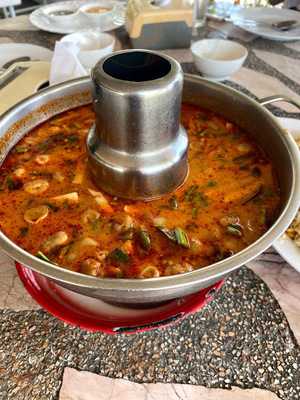 ชายเลซีฟู๊ด