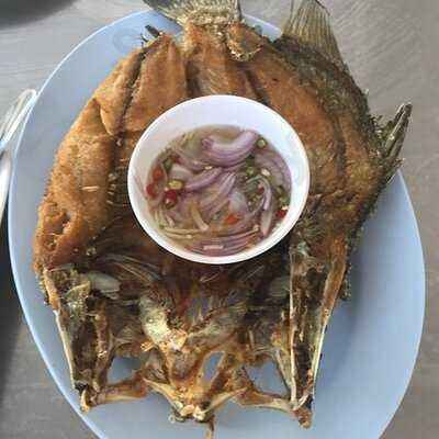 ร้านอาหารเจ๊แดงบางควาย