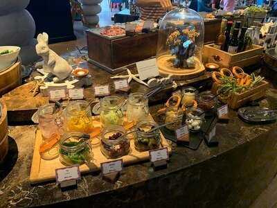 ไวท์ โอเว่น แอท โซ โซฟิเทล หัวหิน