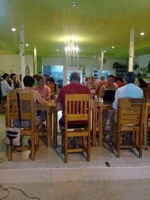 แฮปปี้ บาร์ แอนด์ เรสเตอรองท์