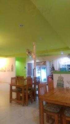 แฮปปี้ บาร์ แอนด์ เรสเตอรองท์