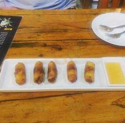 แฮปปี้ บาร์ แอนด์ เรสเตอรองท์