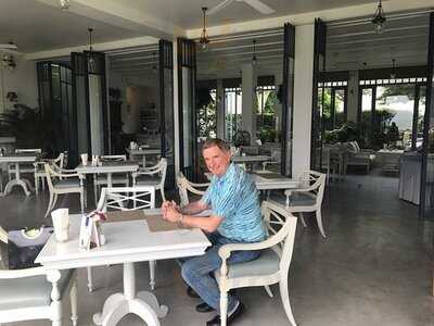 Deva Bistro Restaurant