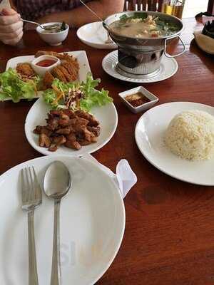 ร้านอาหาร โรม่าซอสเซจ