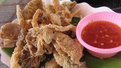 ก๋วยเตี๋ยวกะลาลุงเผ่า