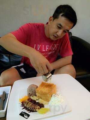 Deforrest Café And Bakery