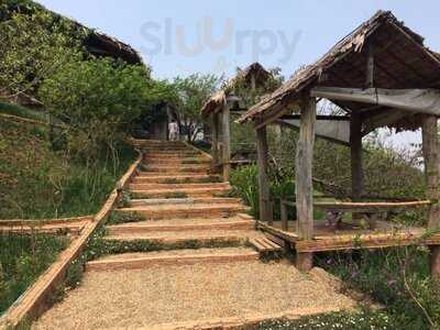 ร้านอาหารบ้านม่อนม่วน