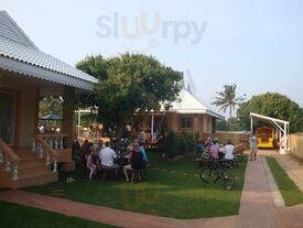 Mango Home Resort And Bistro