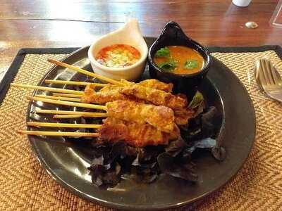 ท่าช้าง คาเฟ่