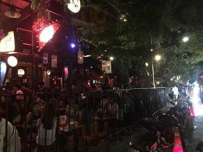 ท่าช้าง คาเฟ่