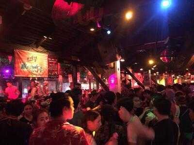 ท่าช้าง คาเฟ่