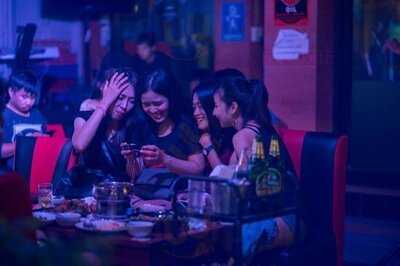 ร้านชาชา