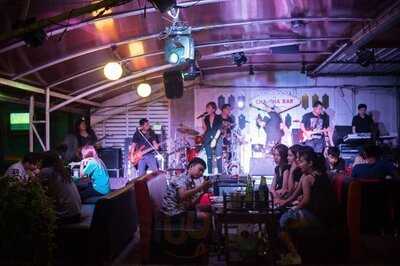 ร้านชาชา