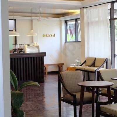 Nuan Cafe & Bistro