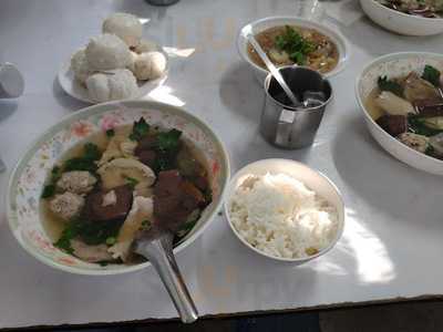 โจ๊ก เกาเหลา ต้มเลือดหมู จิง จู ไฉ่