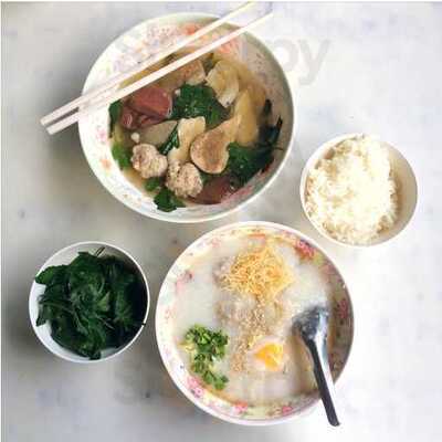 โจ๊ก เกาเหลา ต้มเลือดหมู จิง จู ไฉ่