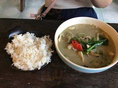 Love Rose Guesthouse Plus Restaurant