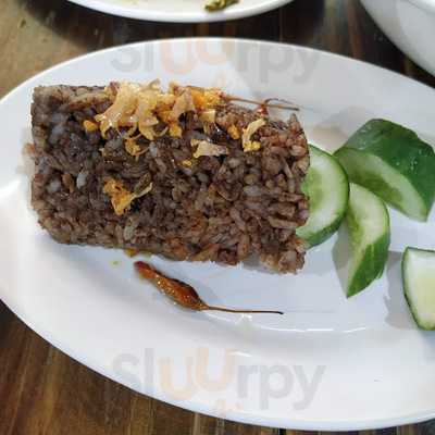 ก๋วยเตี๋ยวบ้านคุ้ม