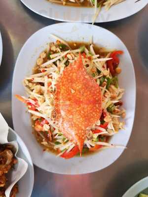 ป้าป่อง ส้มตำปูม้า แยกเจ็ดยอด