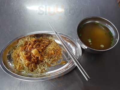 แม่จันทร์หมี่เกี๊ยว