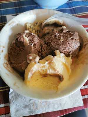 ร้านอาหาร จีแอนด์เอ็ม