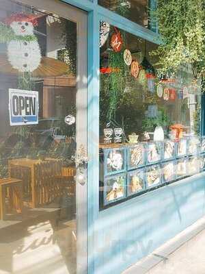 Sit A While Cafe & Bar