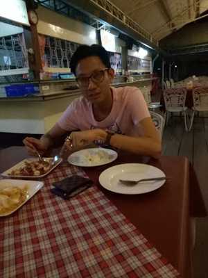 ร้านอาหาร บ่อสร้างกางจ้อง