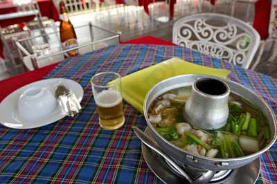 ร้านอาหาร บ่อสร้างกางจ้อง