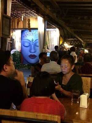 ร้านอาหาร บ่อสร้างกางจ้อง