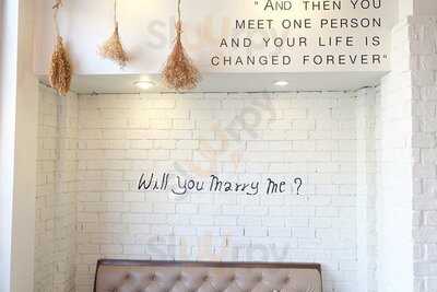 วิล ยู แมรี่ มี