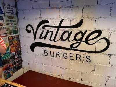 วินเทจ เบอเกอร์ เฟรนส์ แอนด์ บูซ