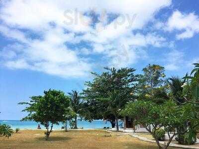 The End Bar At Candle Hut Resort