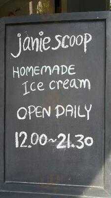 Janie Scoop