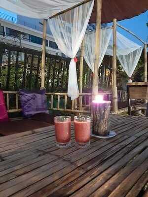 Iron Bridge Bar & Bistro