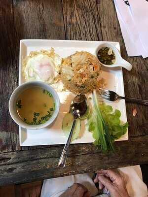 เดอะบาร์น สเต็ก เฮาส์