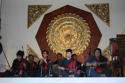 ห้องอาหารเรือนไทยพลับพลา