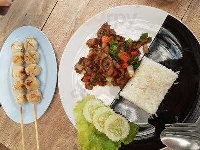 เตี๋ยวเรือต่อชาม เจ็ดยอด