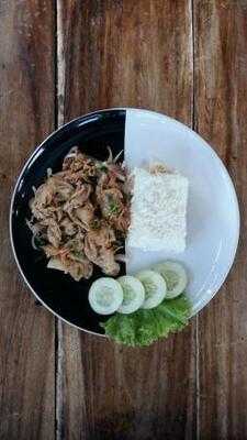 เตี๋ยวเรือต่อชาม เจ็ดยอด