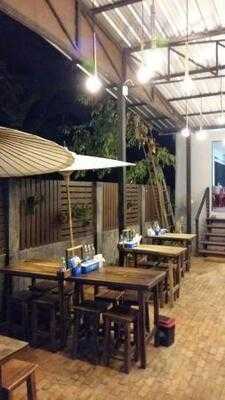 เตี๋ยวเรือต่อชาม เจ็ดยอด